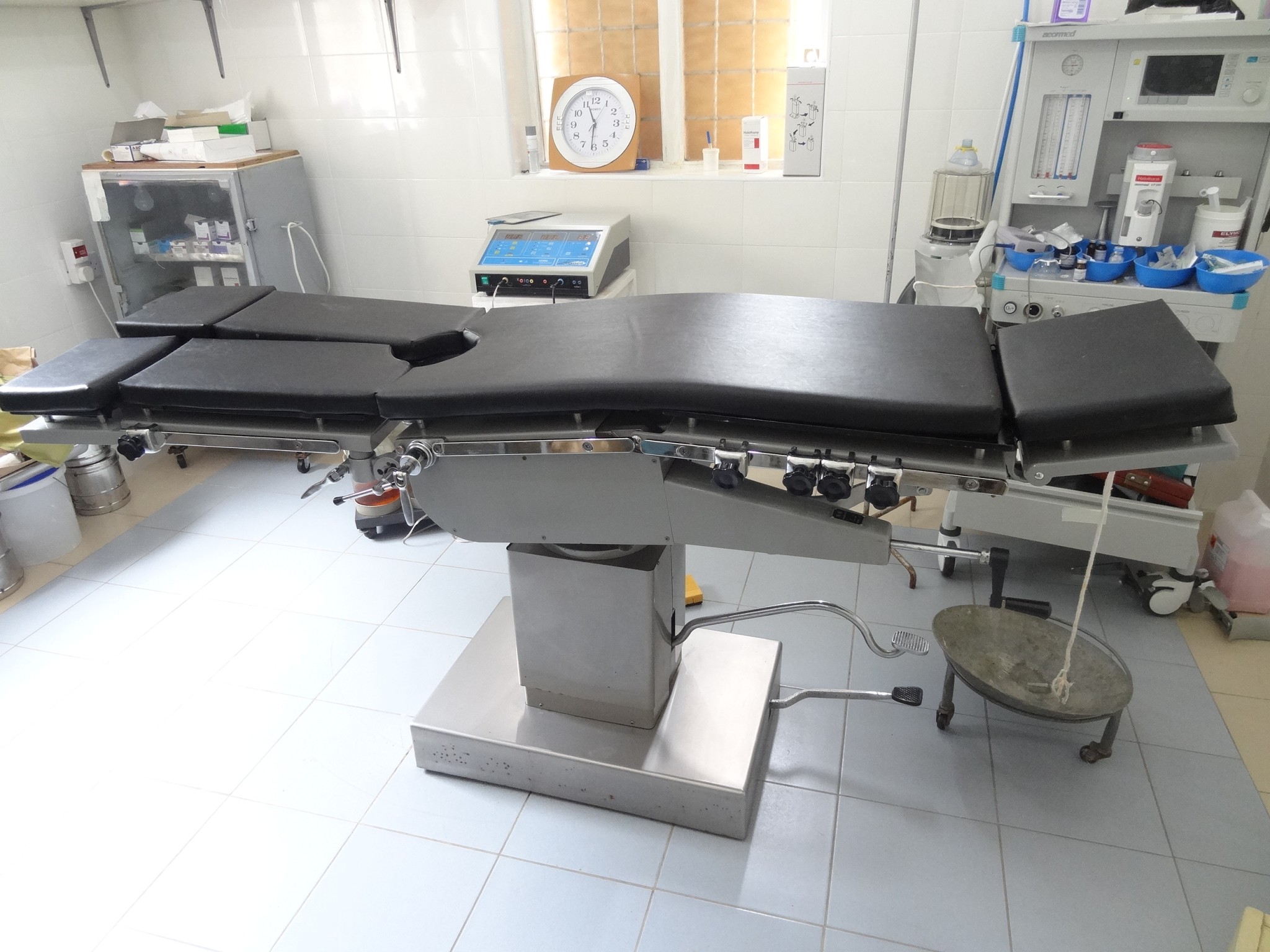 https://wananchihospital.org/wp-content/uploads/2022/04/Theater-2.jpg